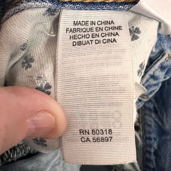 Lucky Brand The Cutoff Embroidered Light Denim Shorts size 8/29 - Picture 12 of 15